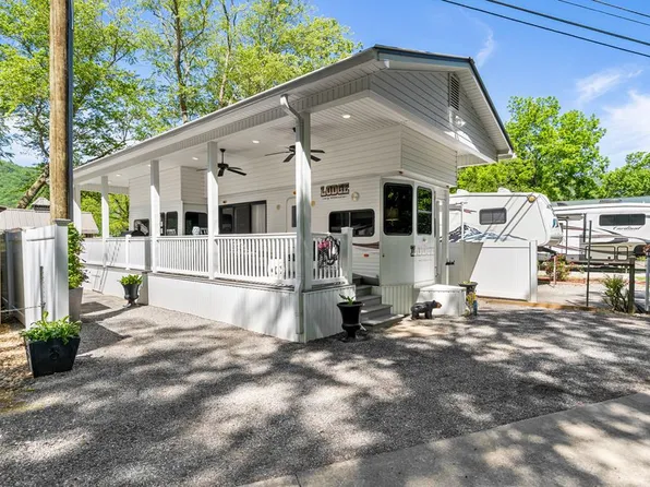 4179 Riverbank Run, Hiawassee, GA 30546