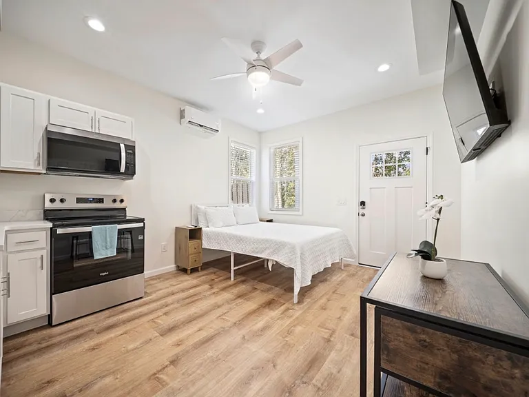 5069 Peachtree Ave #A — Photo 7