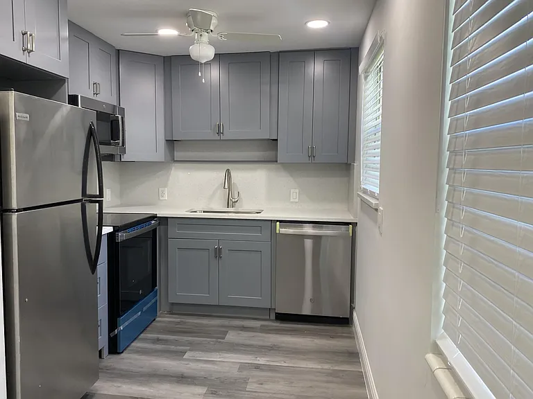 256 Mansfield Dr #G — Photo 2