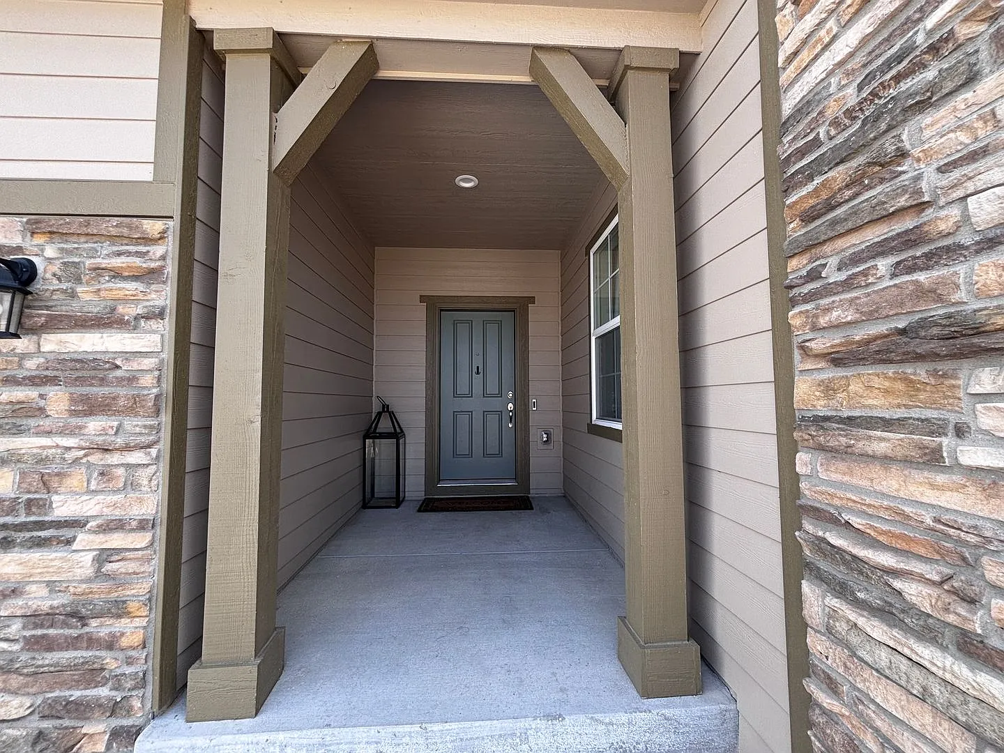 Beautiful Banning Lewis Ranch 5 Bed, 4 Bath Home, 3 Car garage, Great Views and Amenities — Photo 3