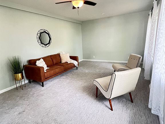 3rd image of 2403 36th St
