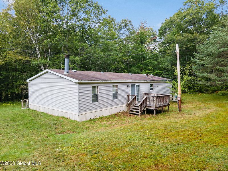 3rd image of 463 Connor Road