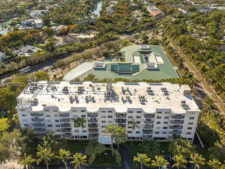 210 Sea View Dr #207 — Photo 37
