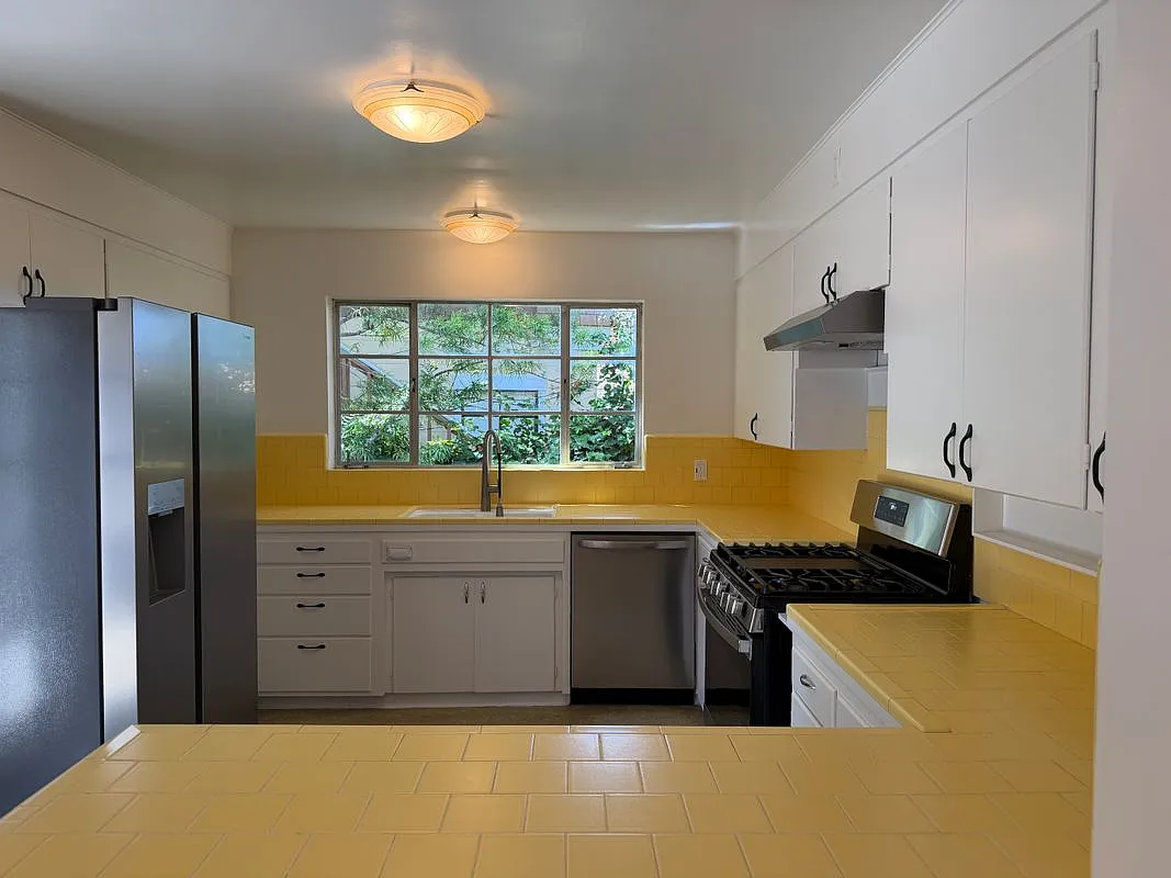 3 bed, 2.0 bath, 1509 sqft, $5,500 — Photo 3