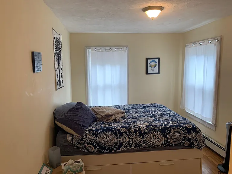 27 Young St #2 — Photo 24
