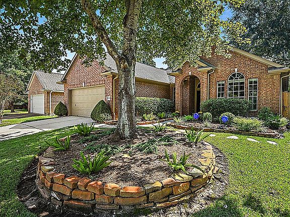 2nd image of 1810 Whispering Forest Dr