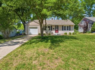 4004 W 62nd Ter, Fairway, KS 66205