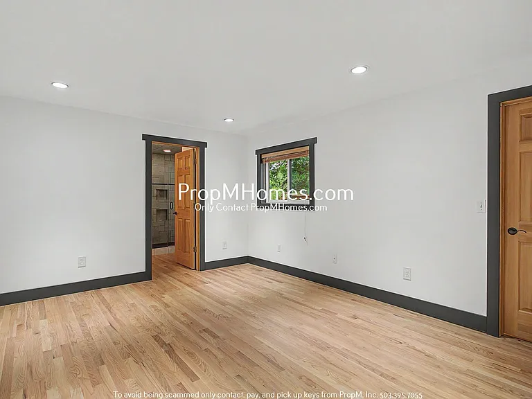1112 Erickson St — Photo 12