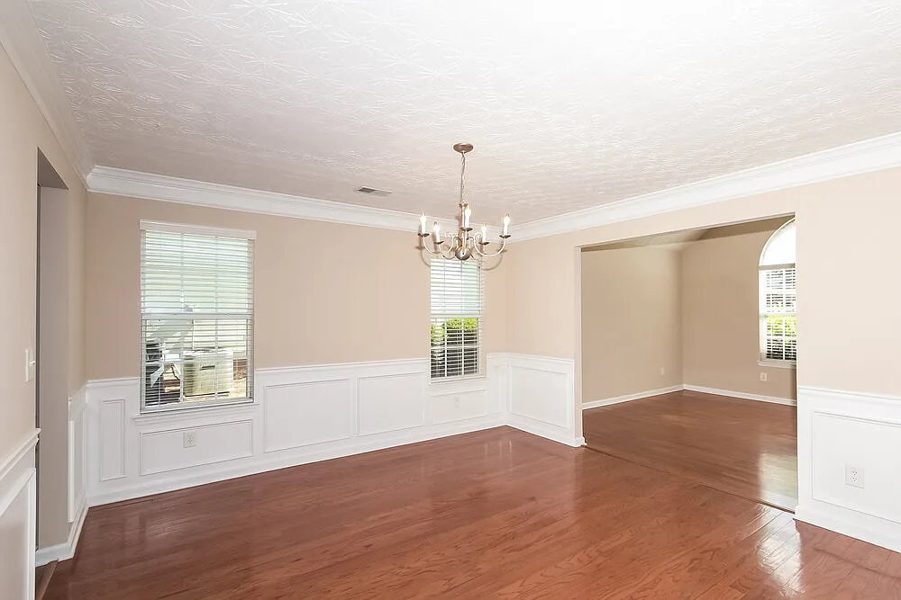 4 bed, 2.5 bath, 2666 sqft, $2,430 — Photo 3