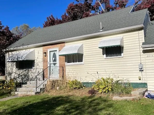 2010 E Lake Rd, Erie, PA 16511