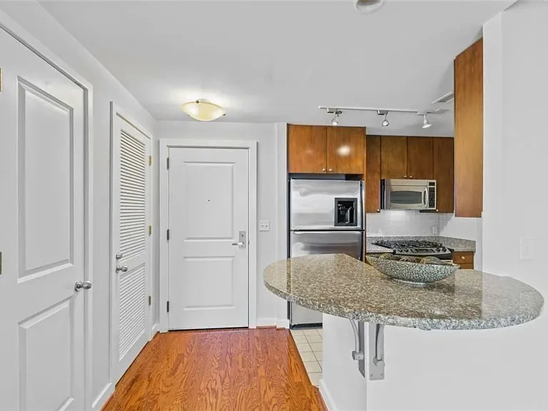3338 Peachtree Rd NE #1104 — Photo 9