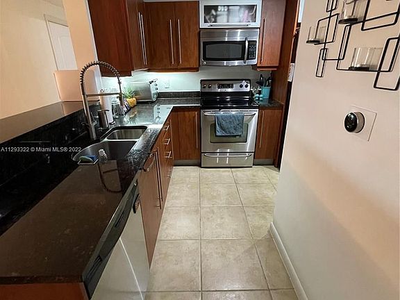 4th image of 7350 SW 89th St APT 817S