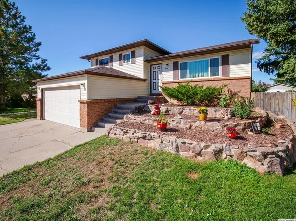 1054 Banock Dr, Laramie, WY 82072