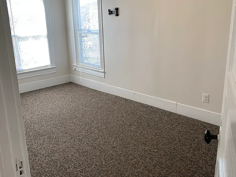 43 Linwood Ave — Photo 9