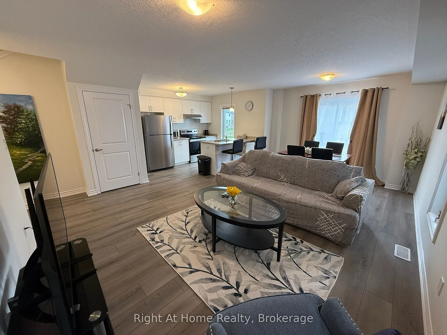 3 bed, $2,600 — Photo 4