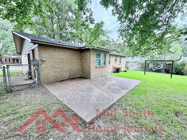 4627 Crystal Springs Dr — Photo 24
