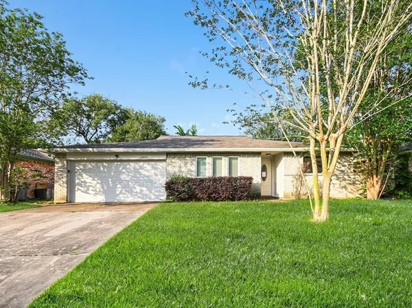 16923 Blackhawk Blvd, Friendswood, TX 77546