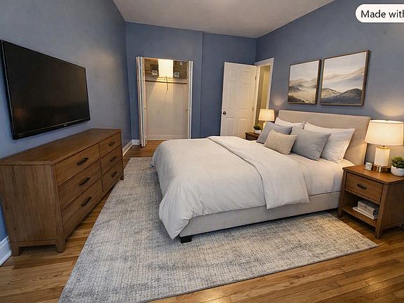 3rd image of 7031 N Sheridan Rd APT 2N