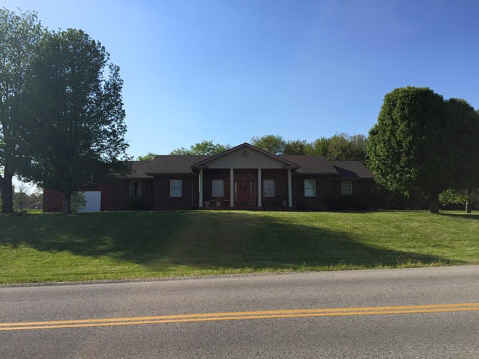 1st image of 1927 Moores Ferry Road