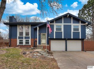 1133 Patricia Dr, Papillion, NE 68046