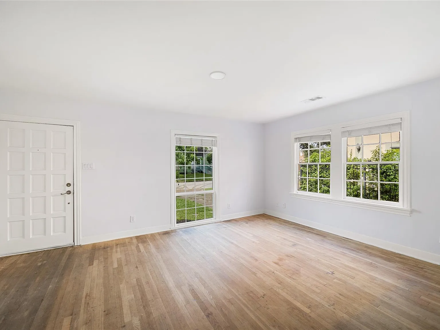 3 bed, 1.0 bath, 1179 sqft, $1,750 — Photo 4