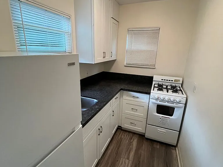 3037.5 Juniper St — Photo 5