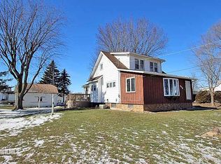 898 N Henderson Rd, Freeport, IL 61032