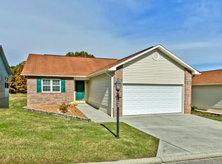 443 Executive Meadows Dr, Lenoir City, TN 37771