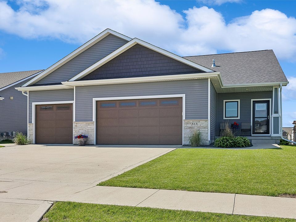 1st image of 313 Summit Cir NW
