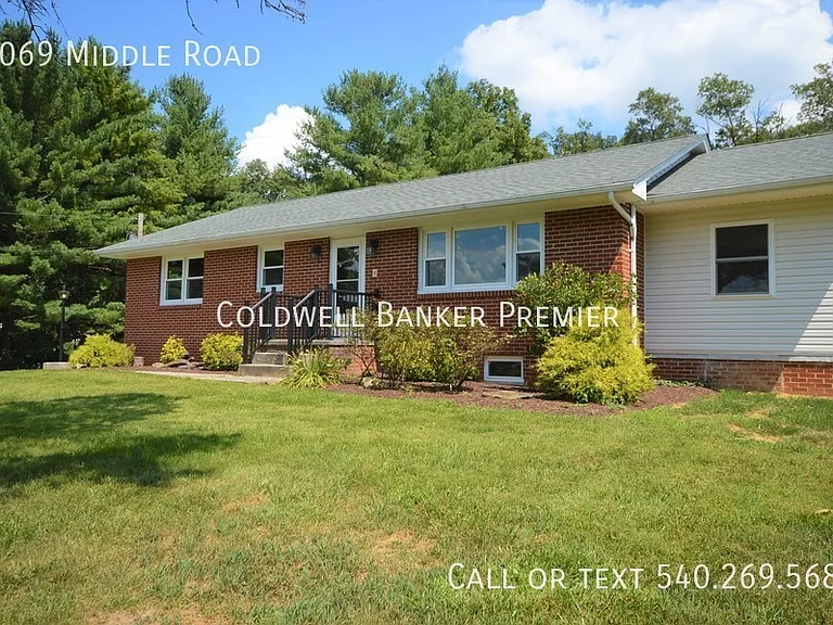5069 Middle Rd — Photo 2