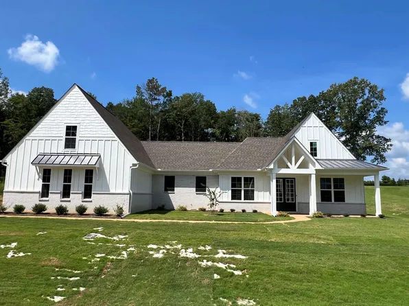215 Drake Dr, Piperton, TN 38017