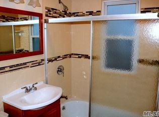 6227 62nd Rd, Flushing, NY 11379