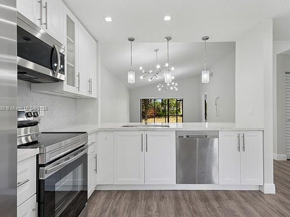 4th image of 3925 Arelia Dr N