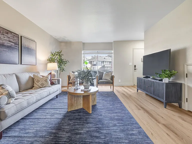 Stratford Villas Apartments — Photo 11
