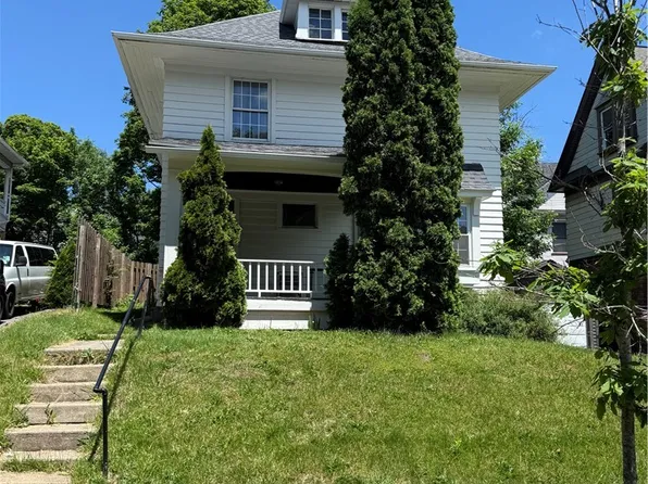 10 Selye Ter, Rochester, NY 14613