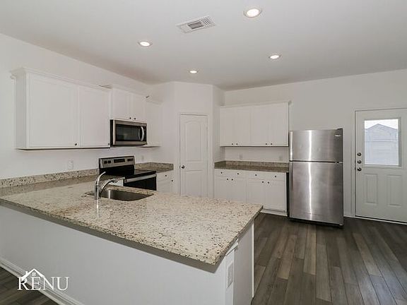 3rd image of 14105 Hacienda Estates Dr