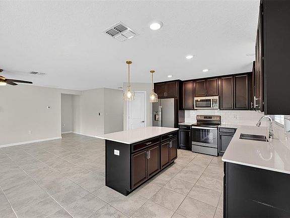 3rd image of 4773 Magnetite Loop