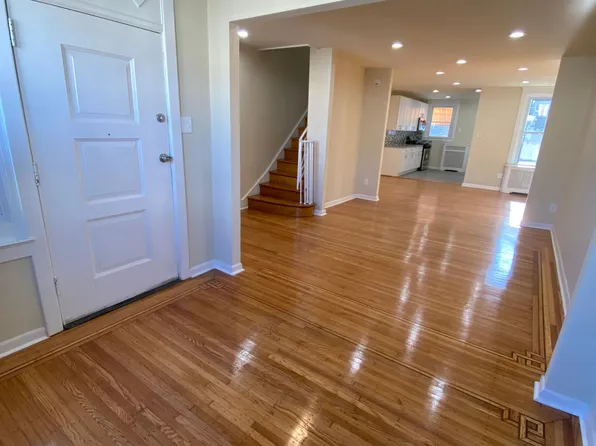 4250 Neilson St, Philadelphia, PA 19124