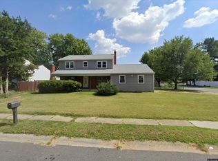 13 Bunker Hill Rd, New Castle, DE 19720
