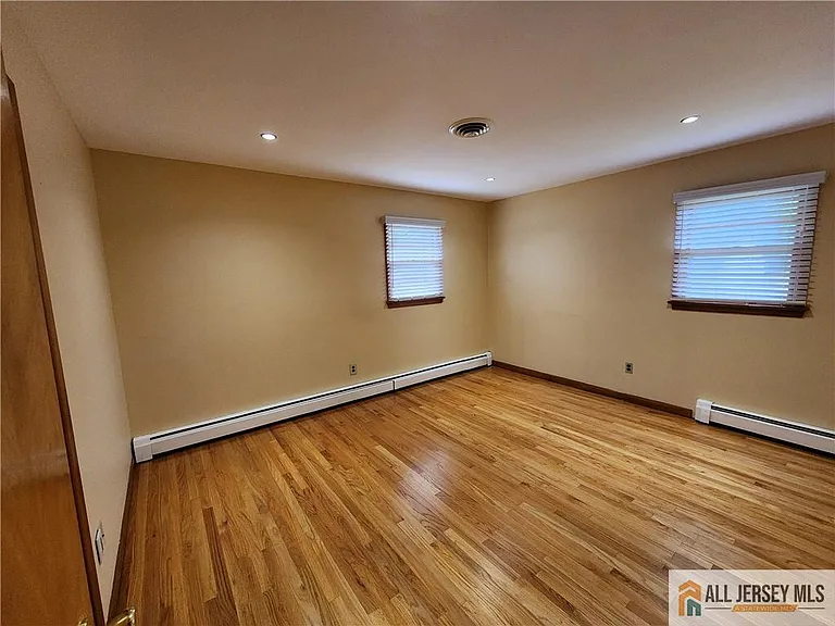 968 New Dover Rd — Photo 9