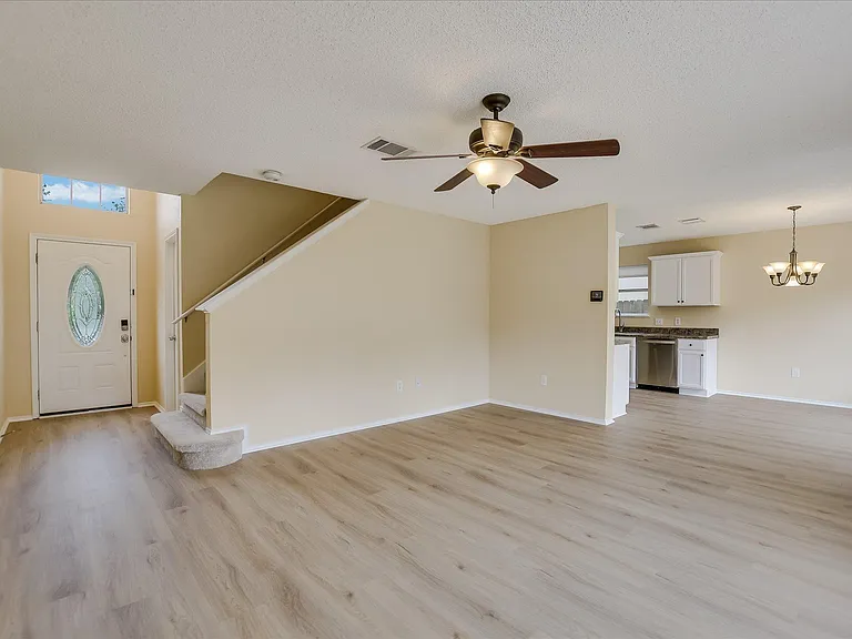 13819 Lothian Dr — Photo 4