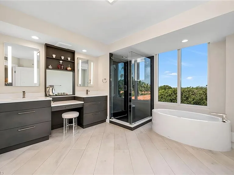 6597 Nicholas Blvd #401 — Photo 9