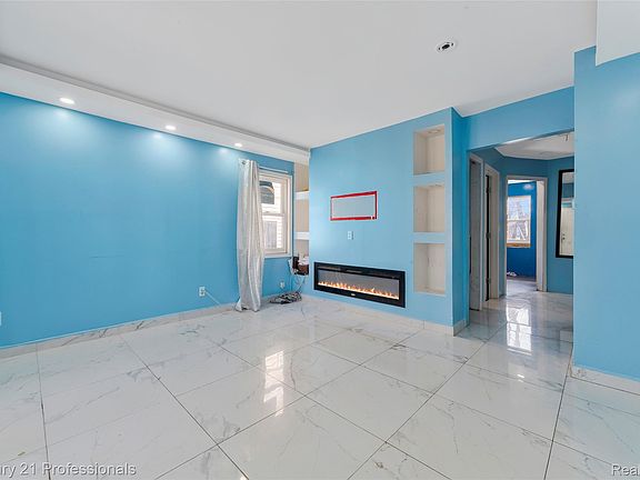 5th image of 8040 Plainview Ave