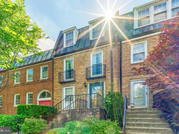 827 6th St SW, Washington, DC 20024