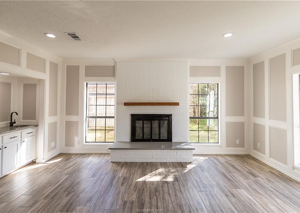 1st image of 203 Fireside Cir