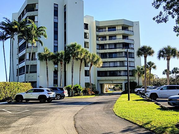 5th image of 6463 La Costa Dr APT 301