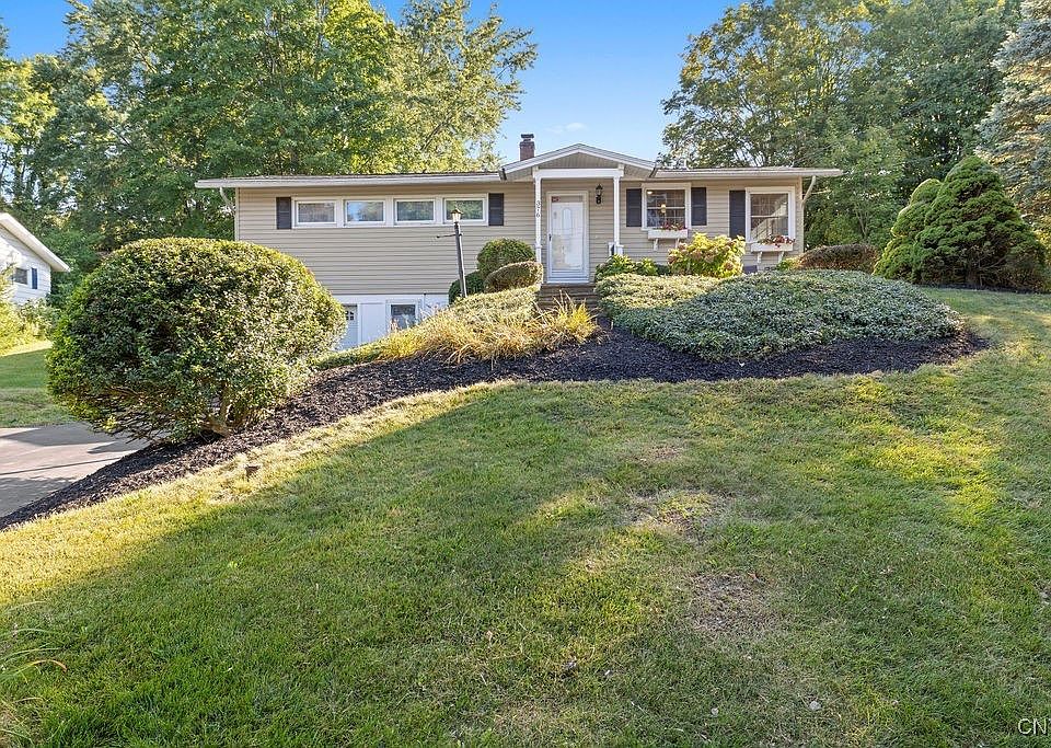 1st image of 376 Northfield Way