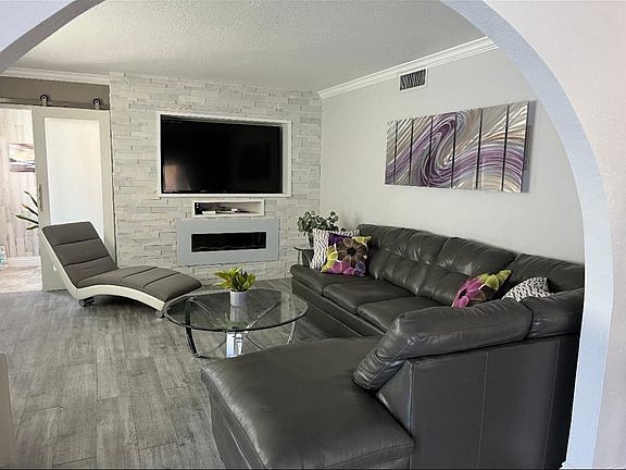 3rd image of 3325 Sandpiper Dr