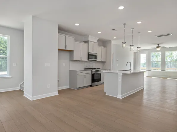 125 Broadway St, Knightdale, NC 27545
