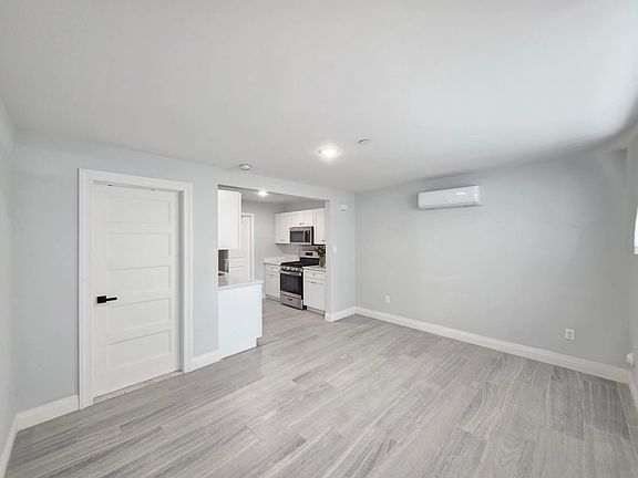 3rd image of 16 Dole St #1A